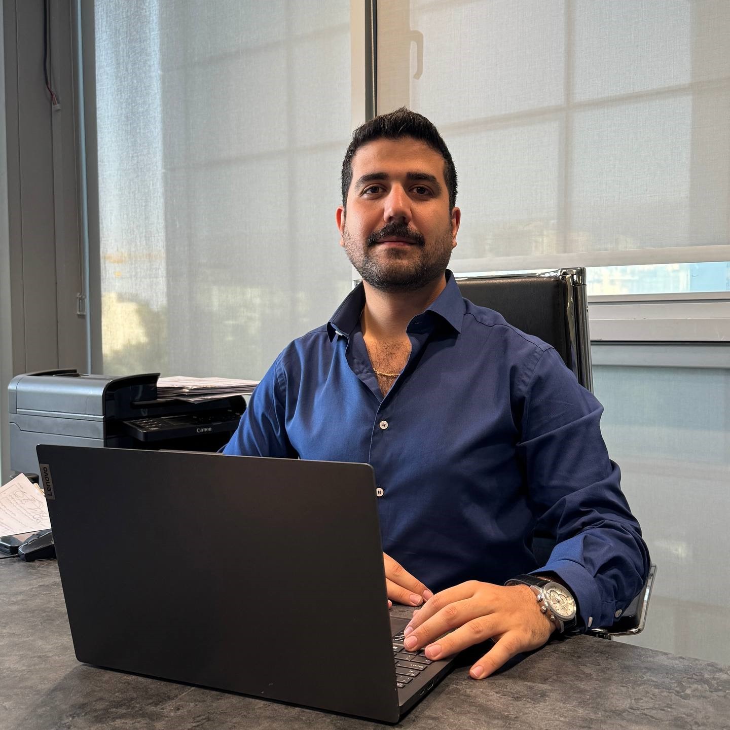 دکتر اشرف آلسادات شریفی ی
